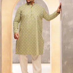 SOJANYA PLUS Men Floral Printed Kurta with Pyjama-38
