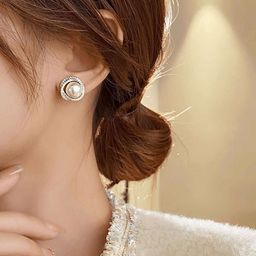 Anouk Korean Gold Plated Artificial Stones Studded And Pearls Beaded Circular Studs image 2