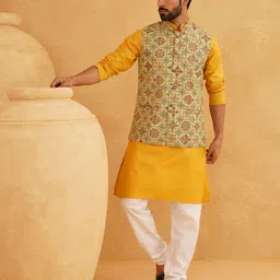 SOJANYA Men Regular Thread Work Kurta with Churidar image 5
