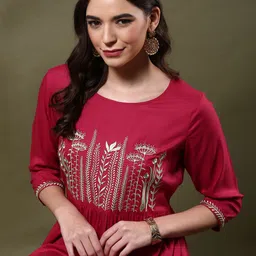 Anouk Floral Embroidered Pleated Thread Work Round Neck A-Line Kurta-2