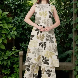 FASHOR Floral Printed A-Line Tunic with Trousers Co-Ords-picture-8