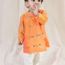 Tiber Taber Boys Ethnic Motifs Embroidered Thread Work Chanderi Silk Kurta With Trousers-picture-7