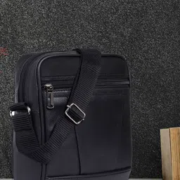WILDAUK Men Textured Messenger Bag-image-70