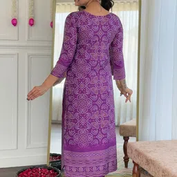 Navlik Bandhani Printed Mirror Work Silk Crepe Straight Kurta With Trouser And Dupatta image 4