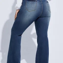 CURVE BY KOTTY Women Plus Size High-Rise Clean Look Light Fade Stretchable Bootcut Jeans image 5