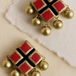 Mridah Diamond Shaped Studs Earrings-22