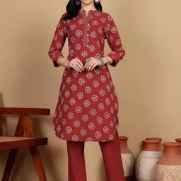 Varanga Women Cotton Blend Ethnic Motifs Printed Regular Kurta Set With Trousers-picture-31