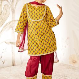 VASTRAMAY Girls Floral Printed Regular Pure Cotton Kurta with Patiala & With Dupatta-picture-32