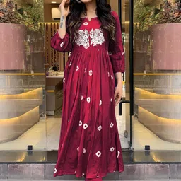 Anni Designer Floral Embroidered Notch Neck Thread Work Kurta With Trousers-picture-21