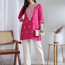 House of Pataudi Ethnic Motifs Embroidered Round Neck Short Kurti-picture-22
