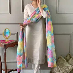 Rujave Women Ethnic Motifs Regular Thread Work Kurta Sets-33