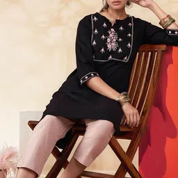 HERE&NOW Floral Yoke Design Thread Work Notch Neck Straight Kurta-30