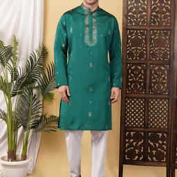 ADHIRAJAN Floral Printed Mandarin Collar Pure Silk Kurta With Pyjamas-picture-48