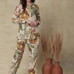 Lookmark Women Floral Printed Kurta with Trousers-52