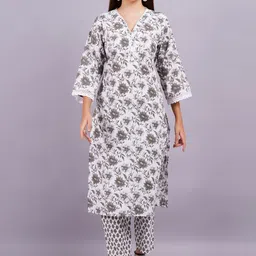 JC4U Women Floral Printed Regular Thread Work Pure Cotton Kurta with Trousers-37