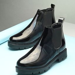 The Roadster Lifestyle Co Women Round Toe Chealsea Boots-image-16