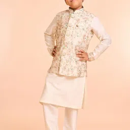 Manyavar Boys Mandarin Collar Straight Kurta With Pyjamas & Nehru Jacket-picture-13