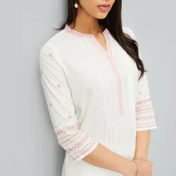 Women Solid Cotton Blend Straight Kurta-picture-31