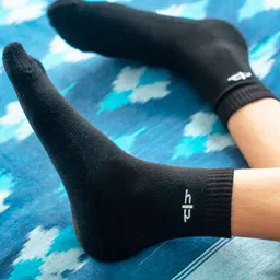 Heelium Kids Black Pack of 5 Solid Bamboo Anti-Odour Calf-Length Socks image 2