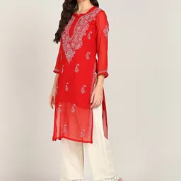 VAHSON Floral Embroidered Chikankari Kurta image 3
