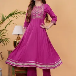 NEW4U Ethnic Motifs Embroidered Regular Sequinned Anarkali Kurta With Palazzos & Dupatta image 3