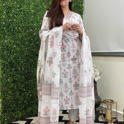 7Threads Women Ethnic Motifs Printed Regular Kurta with Trousers & With Dupatta image 4