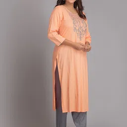 SUTI Ethnic Motifs Yoke Design Regular Thread Work Kurta With Trousers image 3