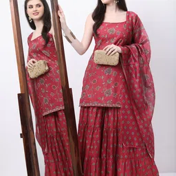 Vishudh Shoulder Straps Floral Printed Regular Kurti with Sharara & With Dupatta image 3