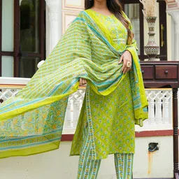 YASH GALLERY Floral Printed Regular Kurta with Trousers & Dupatta image 3