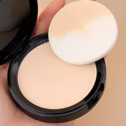 bluemermaid 2 in 1 Compact Powder Silky Smooth Application Compact image 3