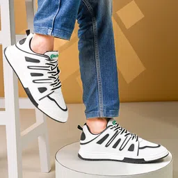 glitchez Men Colourblocked Sneakers-image-59