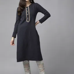 Cayman Women Solid Knitted Woolen Kurta-picture-53