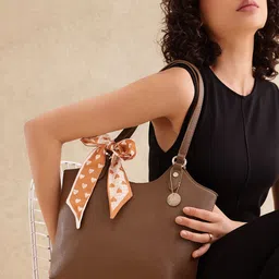 all about you Structured Shoulder Bag with Bow Detail-5