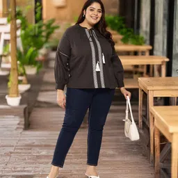Sztori Plus Size Embroidered Cotton Linen Top-picture-7
