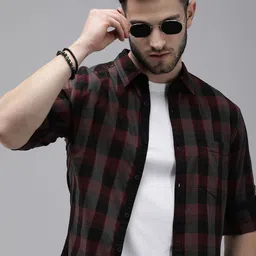 Roadster Men Maroon & Grey Checked Slim Fit Pure Cotton Sustainable Casual Shirt-picture-3