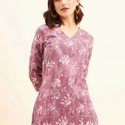 NEESH Floral Printed V-Neck Pure Cotton Kurti-picture-18