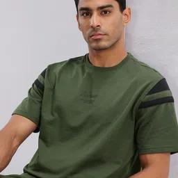HRX by Hrithik Roshan Striped Detail Lifestyle Tracksuit-image-95