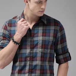 Roadster Men Blue & Red Regular Fit Checked Casual Sustainable Shirt-image-49
