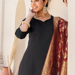 SANISA Women Regular Kurta with Trousers & With Dupatta-13