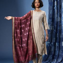 Taavi Abstract Printed Chanderi Dupatta with Zari image 3