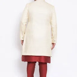 KISAH PLUS Men Cream-Coloured & Maroon Woven Design Sherwani Set image 5
