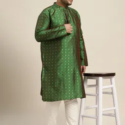 SOJANYA PLUS Men Green Printed Kurta with Pyjamas image 5