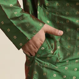 SOJANYA PLUS Men Green Printed Kurta with Pyjamas image 4