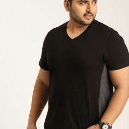 Sztori Plus Size Men Black Solid V-Neck T-shirt-image-49