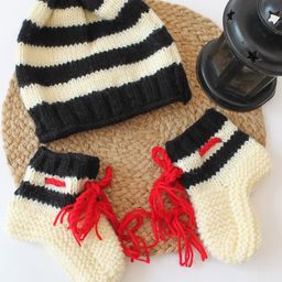 Woonie Striped Hand Knitted Cap With Coordinating  Socks Set - Black-picture-48