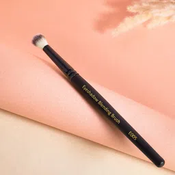 CUFFS N LASHES Soft Bristles Eyeshadow Blending Makeup Brush - E005-59