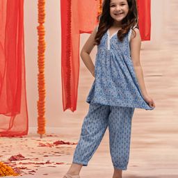 Neudis Pure Cotton Sleeveless Ethinc Motifs Lace Embellished Kurta With Coordinating Pant Set - Sky Blue-image-80