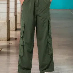 Bewakoof Women's Olive Green Baggy Oversized Cargo Parachute Pant-picture-38