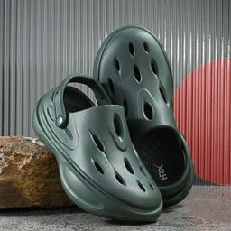 HRX by Hrithik Roshan Casual Men Rubber Solid Clogs-49