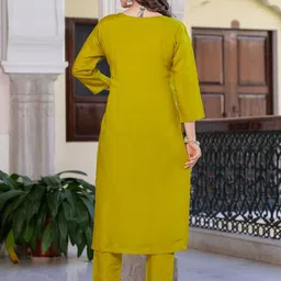 HETVI CREATION Women Regular Thread Work Kurta with Trousers & With Dupatta Kurta Sets image 5